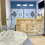 Nosal & Wine
