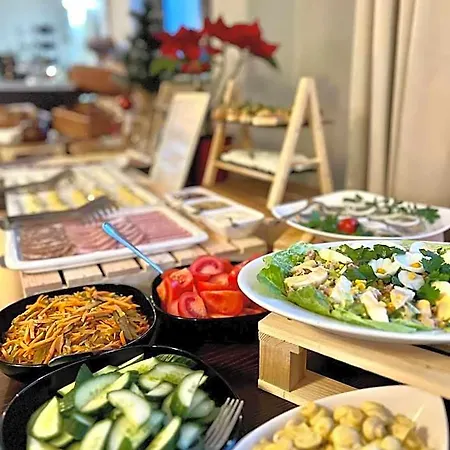 Nosal & Wine