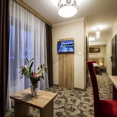 酒店 Nosal & Wine 3*